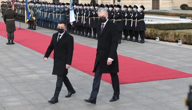 Zelenskis ir Nauzoda susitinka Mariinsky rūmuose