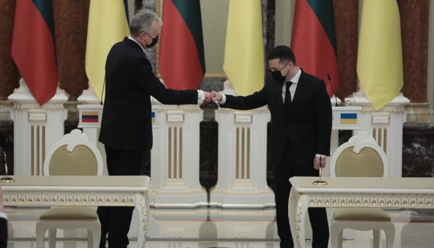 Number of bilateral documents signed in presence of presidents of Ukraine and Lithuania