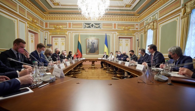 На засіданні Ради президентів України і Литви обговорили реформи і ситуацію на Донбасі