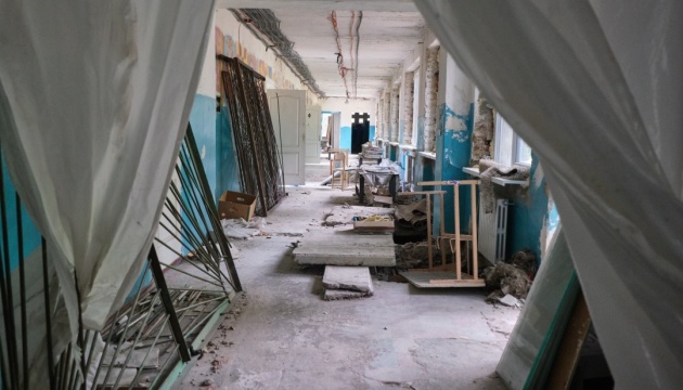 В Авдіївці реконструюють школу, пошкоджену окупантами