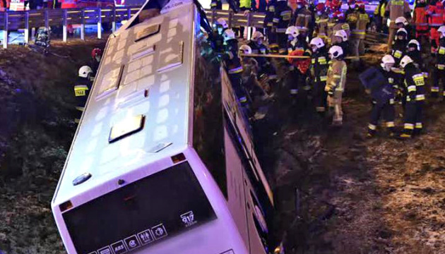 At least one killed, four injured in Ukrainian bus crash in Poland