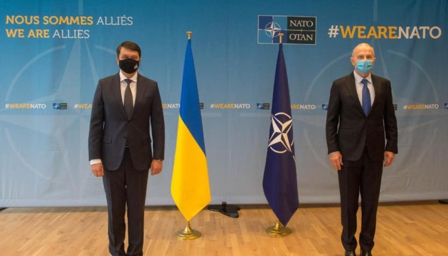 Le secrétaire général adjoint accueille le président de la Verkhovna Rada au siège de l'OTAN