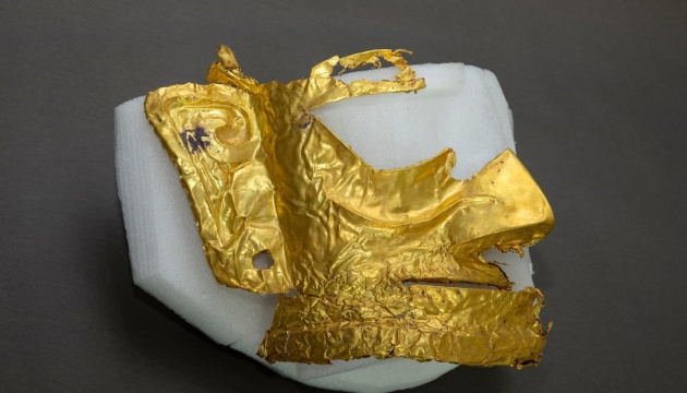 У Китаї археологи знайшли частину золотої маски, якій близько 3 000 років