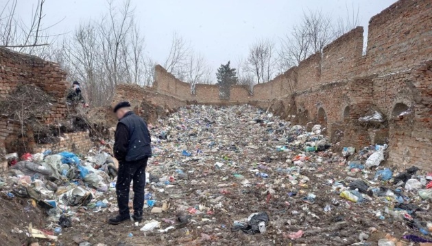 Львівське сміття на Житомирщині: поліція розслідує забруднення земель