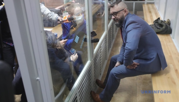 Дело Шеремета: суд не позволил Антоненко сидеть рядом с адвокатами