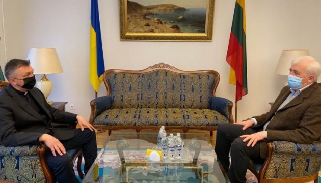 Посол України зустрівся з настоятелем УГКЦ Церкви Пресвятої Трійці у Вільнюсі Посол України зустрівся з настоятелем УГКЦ Церкви Пресвятої Трійці у Вільнюсі