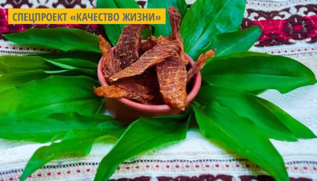 Волонтер из Ужгорода изготавливает мясные и овощные чипсы Волонтер из Ужгорода изготавливает мясные и овощные чипсы