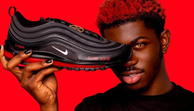Nike судитиметься з нью-йоркською компанією через «сатанинські» кросівки