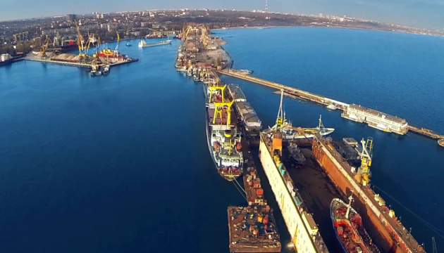 Азовський судноремонтний завод повертають у держвласність