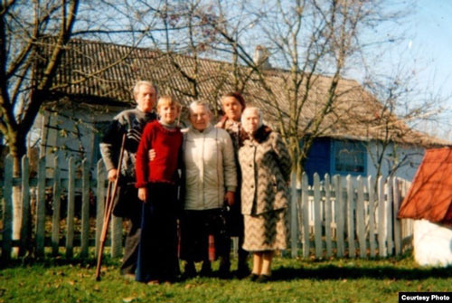 Анна Валентинович з українською родиною в Матіївці