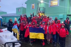 30 років на станції «Академік Вернадський». Український прапор в Антарктиді