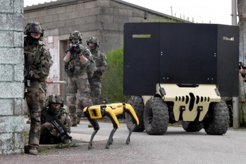 Робопес Boston Dynamics взяв участь у військових навчаннях французів