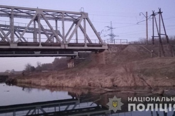 Небезпечне селфі: в Ірпені підлітка вдарило струмом на залізничного мосту