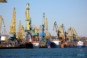 Блокирование судоходства Россией: в АМПУ говорят, что морпорты работают без ограничений