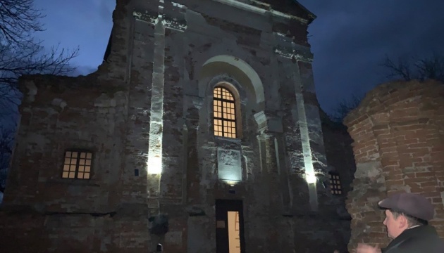 На Житомирщині підсвітили костел Антонія Падуанського XVIІI століття