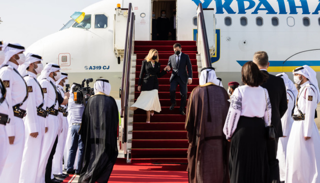 Президент України разом з першою леді прибув до Катару