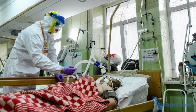В Україні зафіксували 16 235 нових випадків коронавірусу