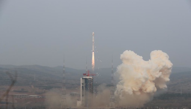 Китай запустив супутник для дослідження космосу