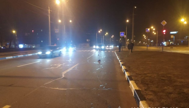 Переходив дорогу на червоне світло: у Харкові Audi на смерть збила поліцейського