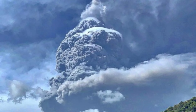 Через виверження вулкана на Карибах евакуювали 16 тисяч осіб