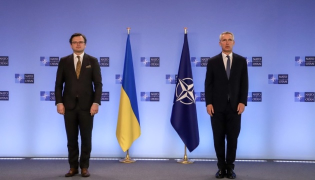 FM Kuleba: Ukraine expects NATO to take measures to deter Russia