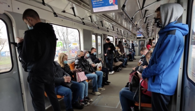 Дію спецперепусток на транспорт у Києві продовжили до 30 квітня