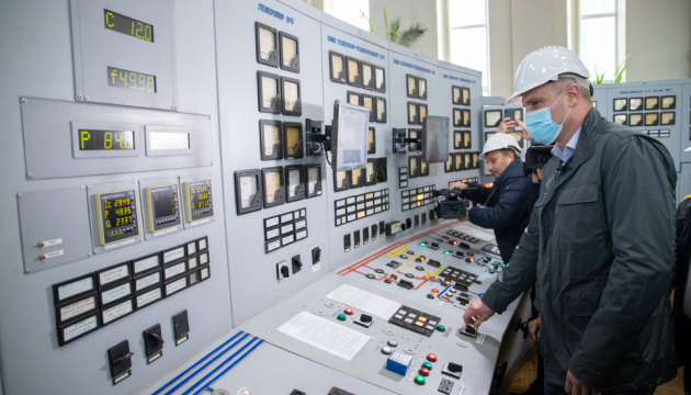 На Дарницькій ТЕЦ встановили два нові електрофільтри газоочищення 
