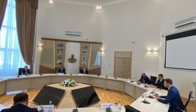 Україна залучить азербайджанські компанії до інфраструктурних проєктів