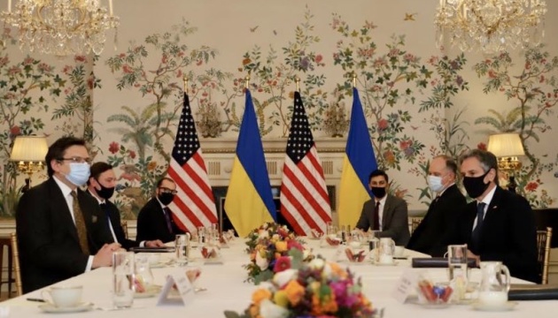 Ukraine’s FM Kuleba meets with U.S. Secretary of State Blinken in Brussels