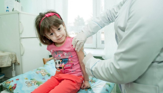 En Ukraine, un enfant sur cinq n'a pas reçu son traitement complet de vaccins 