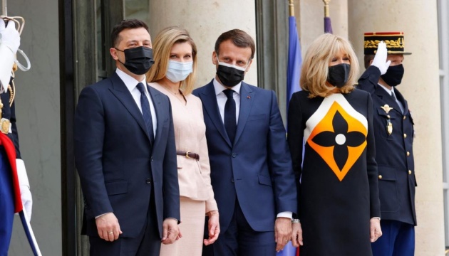 Emmanuel Macron et Volodymyr Zelensky s’entretiennent à l'Élysée
