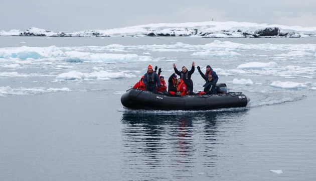 Українська антарктична експедиція прибула на станцію «Академік Вернадський»