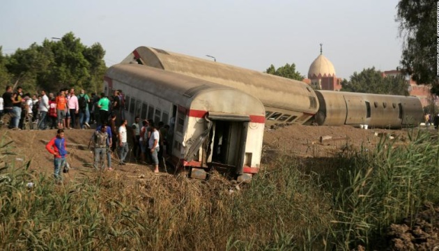 У Єгипті потяг зійшов з рейок, майже сто осіб поранені