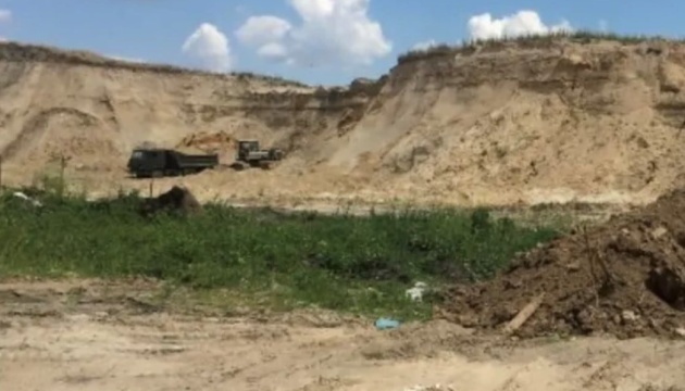 Справу про незаконний видобуток піску у Бортничах передали до суду