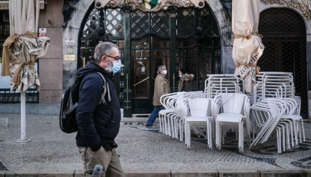 Португалія ще більше послаблює карантин — відкриває ТЦ, ресторани і школи