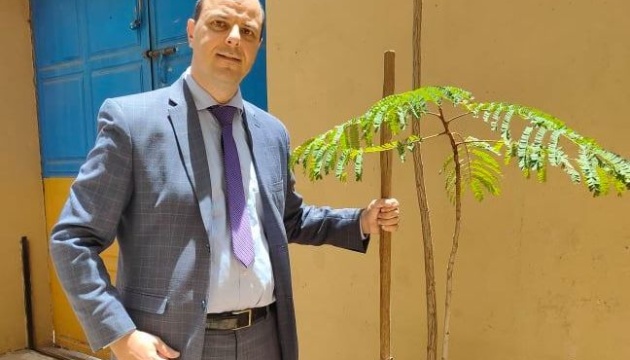 Посольство України в Сенегалі долучилося до проєкту «Озеленення планети»