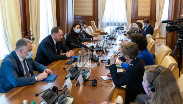 Yermak, G7 ambassadors discuss situation in eastern Ukraine, important reforms 