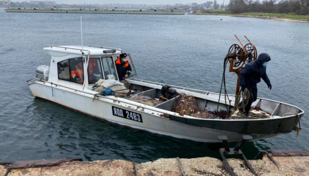 Fishermen detained by FSB in Black Sea return to Ukraine