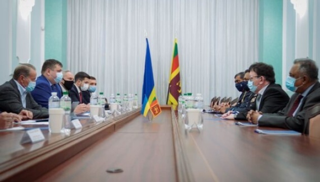 スリランカ軍代表団とウクライナ国営防衛コンツェルン総裁会談