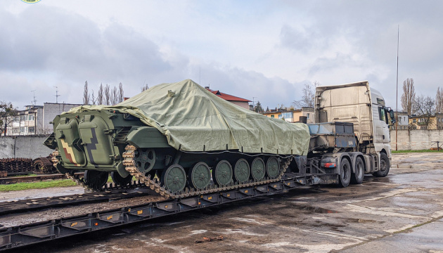 Житомирський бронетанковий достроково передав армії партію БМП-2