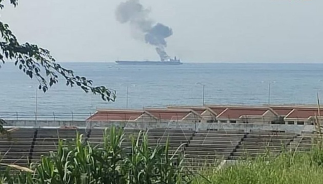 Біля берегів Сирії горів танкер, атакований безпілотником - ЗМІ