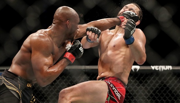 UFC 261: Усман нокаутував Масвідаля і захистив титул
