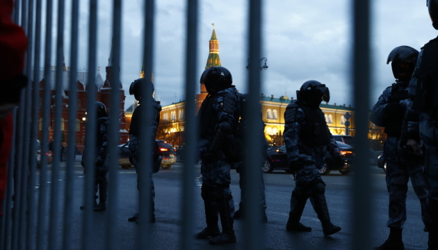 На антивоєнних акціях в Росії затримали майже 10 тисяч людей — Центр протидії дезінформації