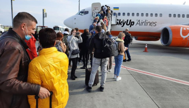 Український лоукостер відкрив регулярні авіарейси до Албанії