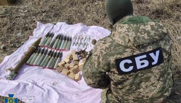 СБУ виявила артилерійські та танкові снаряди у схронах бойовиків на Луганщині