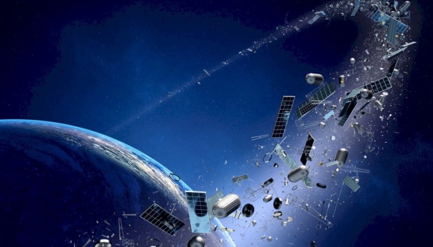Спутники и мусор на орбите мешают изучать космос - астрономы