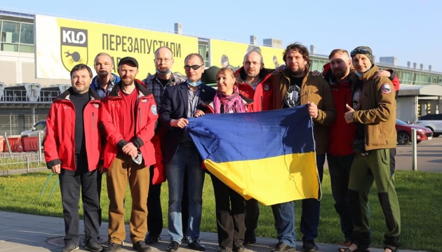 Полярники 25-ї антарктичної експедиції повернулися в Україну