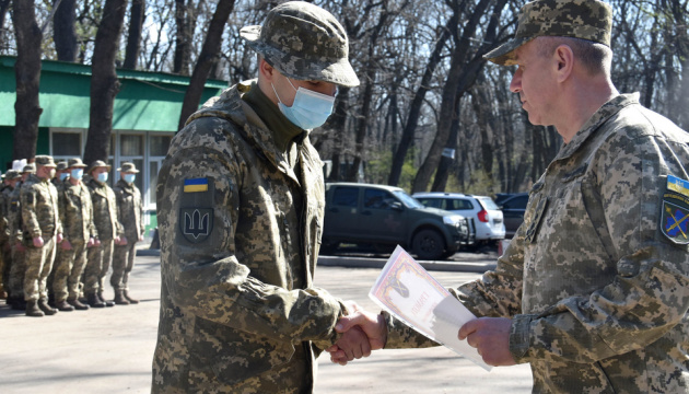 Im OVK-Raum ukrainische Soldaten ausgezeichnet
