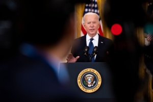 Байден оголосив про введення санкцій проти Росії 