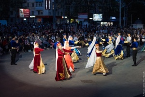 ヘルソン市でクリミア・タタール・イベント開催 ソ連期の民族追放犠牲者追悼日に向け